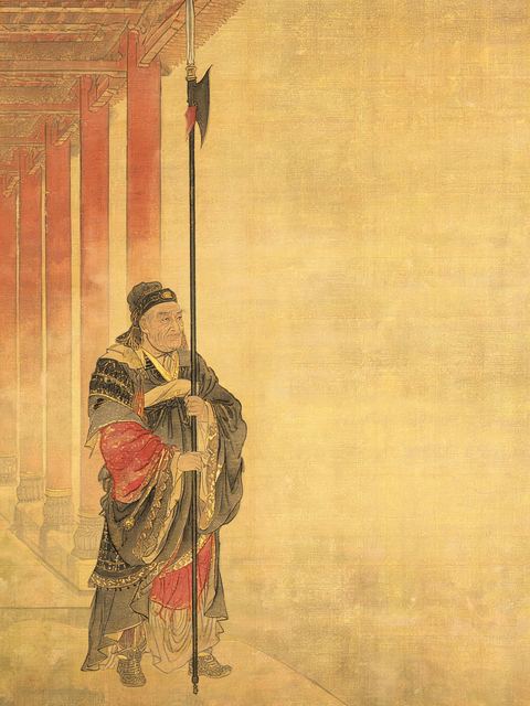 Ink painting on silk: an older guard in armour stands at his post in a colonnade of red pillars, halberd upright, in warm golden light.
